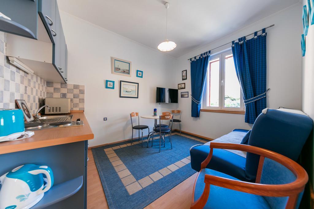 Apartments Kastelani Komiža Extérieur photo