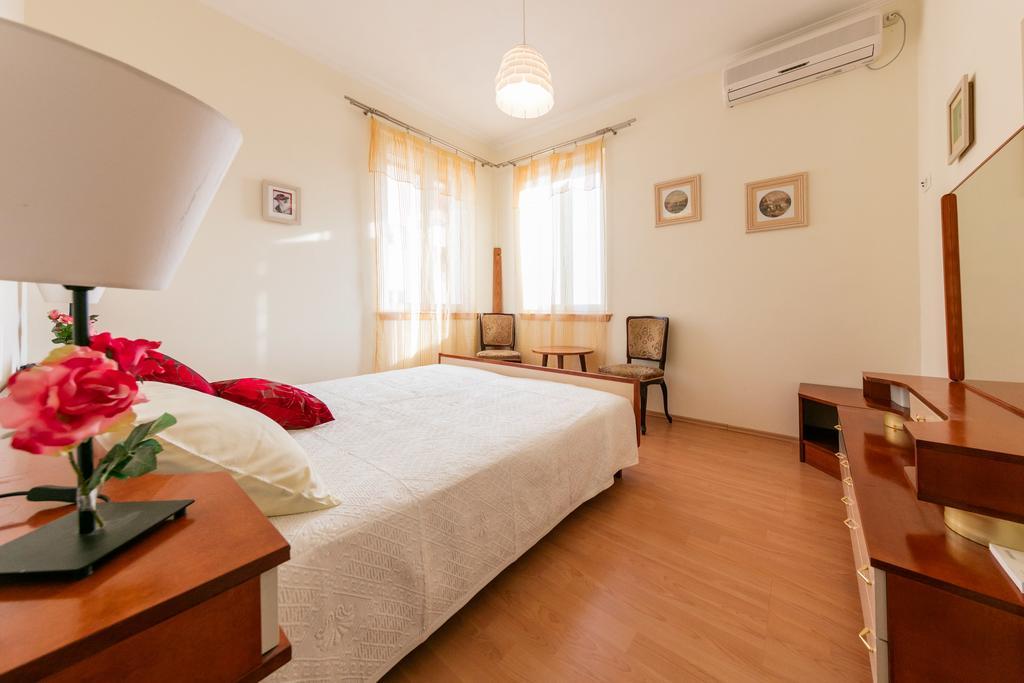 Apartments Kastelani Komiža Extérieur photo