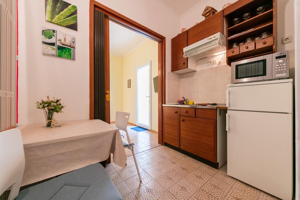 Apartments Kastelani Komiža Extérieur photo