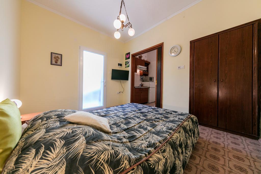 Apartments Kastelani Komiža Extérieur photo