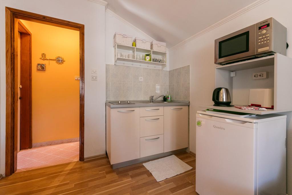 Apartments Kastelani Komiža Extérieur photo