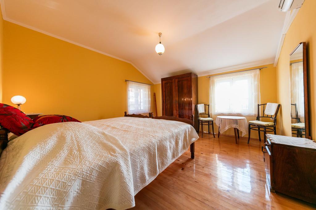 Apartments Kastelani Komiža Extérieur photo