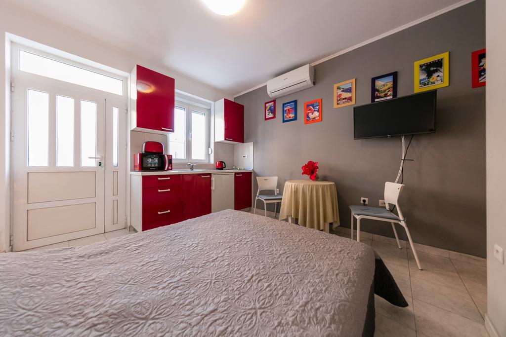 Apartments Kastelani Komiža Extérieur photo