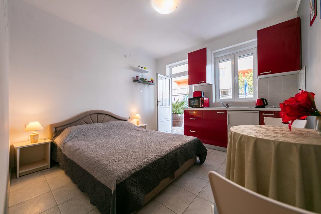 Apartments Kastelani Komiža Extérieur photo