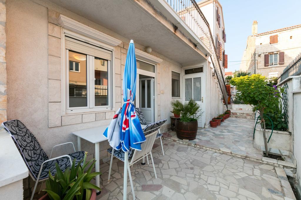 Apartments Kastelani Komiža Extérieur photo