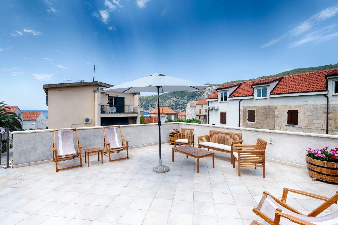 Apartments Kastelani Komiža Extérieur photo